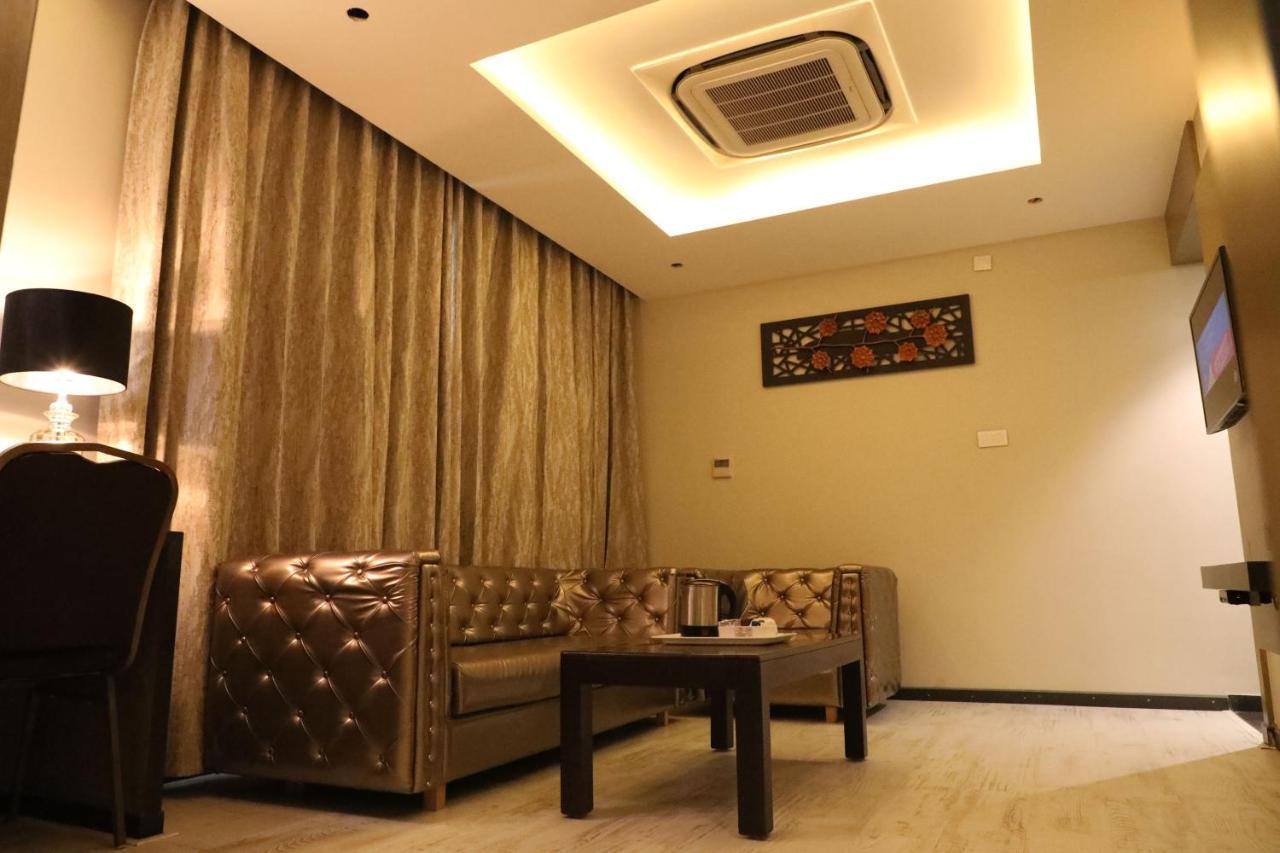 The Imperial Grand Hotell Ujjain Eksteriør bilde