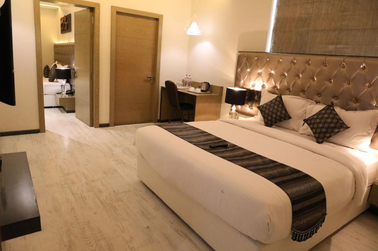 The Imperial Grand Hotell Ujjain Eksteriør bilde