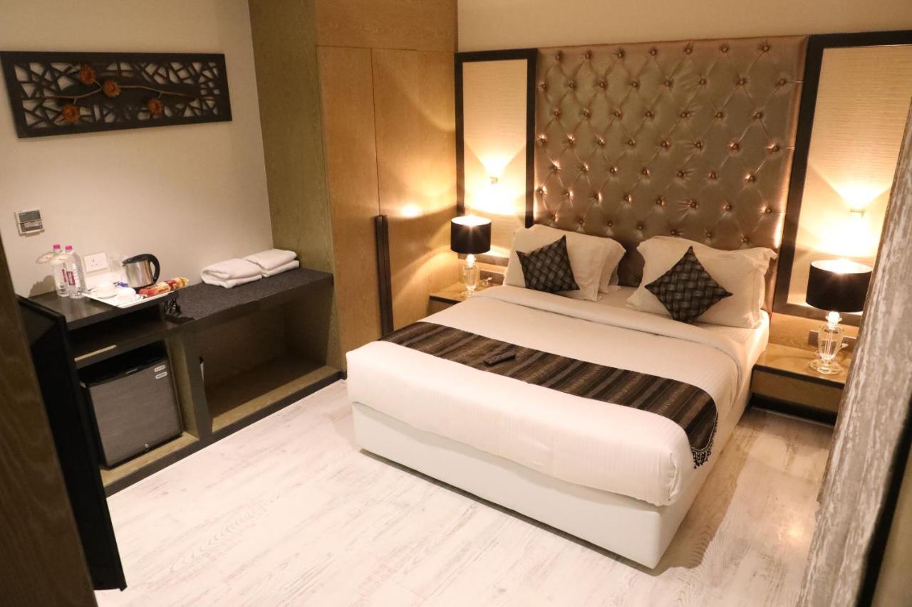 The Imperial Grand Hotell Ujjain Eksteriør bilde