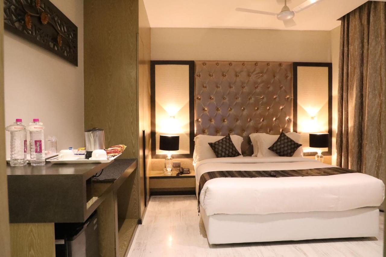 The Imperial Grand Hotell Ujjain Eksteriør bilde