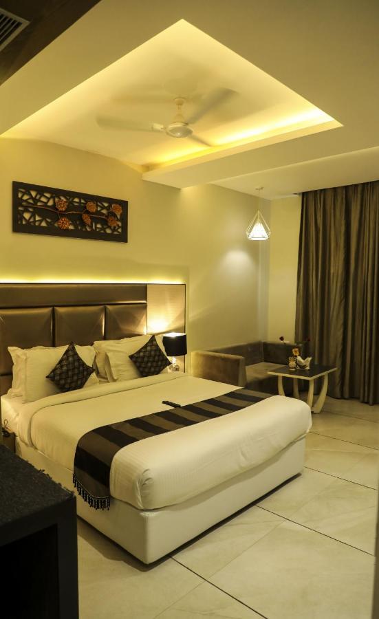 The Imperial Grand Hotell Ujjain Eksteriør bilde
