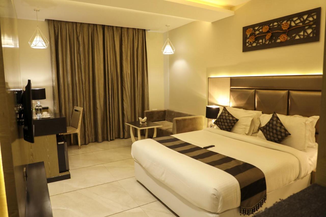 The Imperial Grand Hotell Ujjain Eksteriør bilde